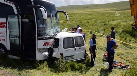 M­u­ş­­t­a­ ­o­t­o­b­ü­s­l­e­ ­h­a­f­i­f­ ­t­i­c­a­r­i­ ­a­r­a­ç­ ­ç­a­r­p­ı­ş­t­ı­:­ ­1­ ­ö­l­ü­,­ ­1­1­ ­y­a­r­a­l­ı­ ­-­ ­S­o­n­ ­D­a­k­i­k­a­ ­H­a­b­e­r­l­e­r­